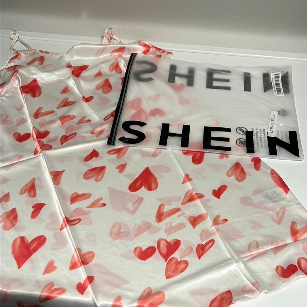 Shein Red Heart Print Slip⭐️